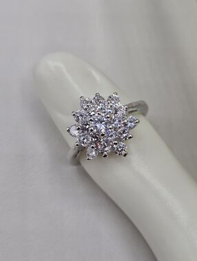 Swarovski Crystal Elements Silver Floral Statement Ring Size 7.75 Prom Bridal